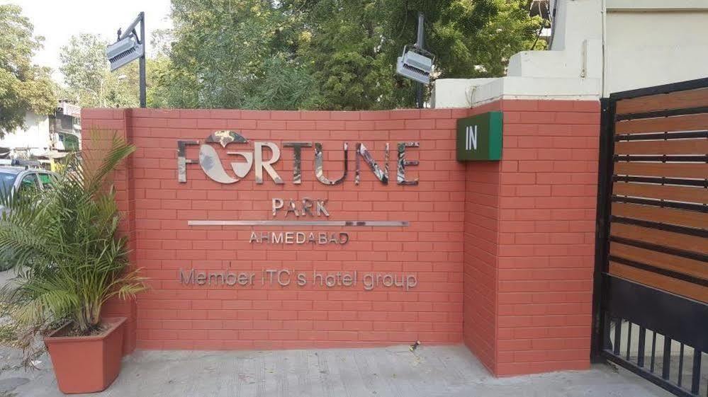 Fortune Park Ahmedabad Luaran gambar